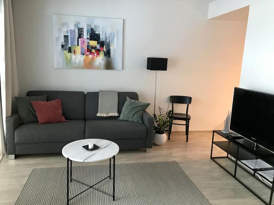 Apartment Kaksio Jaervinaekymaellae - Two Flat By The *